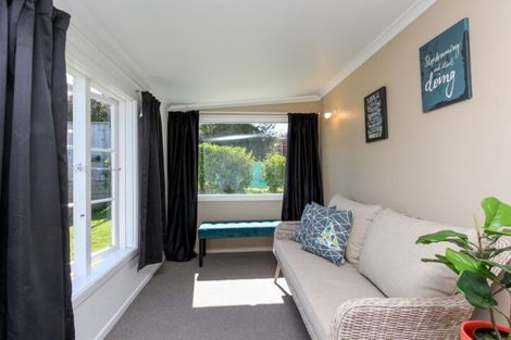 Photo of property in 186 Seaview Road, Westown, New Plymouth, 4310