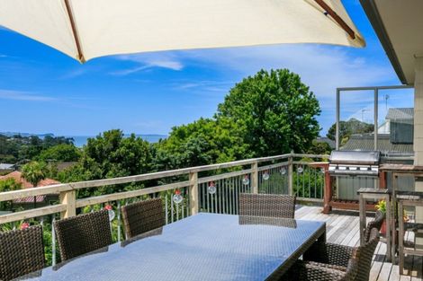 Photo of property in 2/14 Ridge Road, Waiake, Auckland, 0630