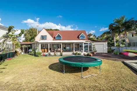Photo of property in 68 The Terrace, Herald Island, Auckland, 0618