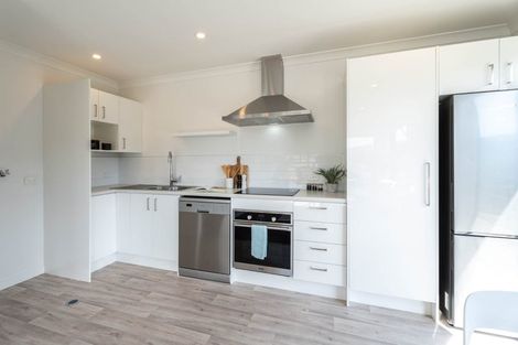 Photo of property in 2 Ara Paripari, Tawa, Wellington, 5028