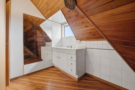 Photo of property in 272 Sturges Road, Henderson, Auckland, 0612