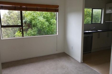 Photo of property in 2/2 Leith Way, Rothesay Bay, Auckland, 0630