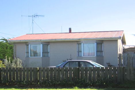 Photo of property in 21 Edinburgh Terrace, Foxton Beach, Foxton, 4815