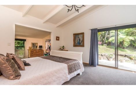 Photo of property in 215 Shaw Road, Titirangi, Auckland, 0604