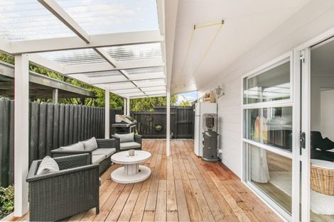 Photo of property in 2/69 Bay Street, Red Beach, 0932