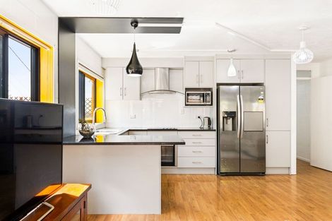 Photo of property in 3/27 Rangatira Road, Birkdale, Auckland, 0626