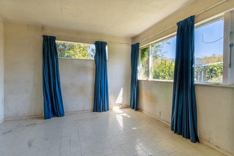 Photo of property in 20 Raroa Terrace, Tawa, Wellington, 5028
