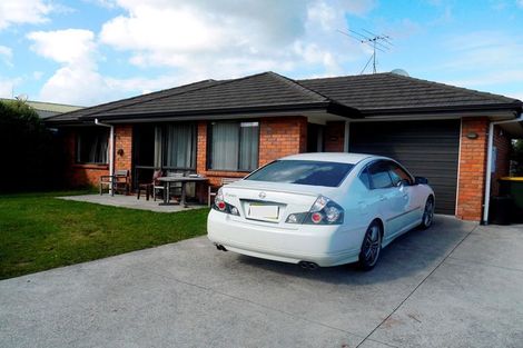 Photo of property in 33 Plumley Crescent, Mangere, Auckland, 2022