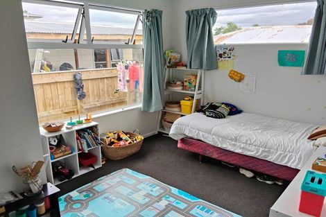 Photo of property in 10 Cohen Place, Milson, Palmerston North, 4414