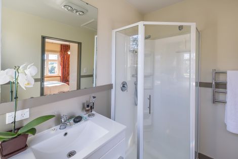 Photo of property in 92 Martin Avenue, Beckenham, Christchurch, 8023