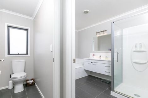 Photo of property in 115 Saint James Drive, Huntington, Hamilton, 3210