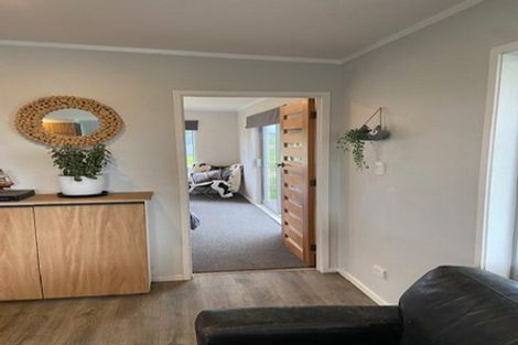 Photo of property in 84 Kaihau Road, Karioitahi, Waiuku, 2683