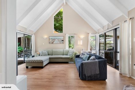 Photo of property in 5 Gleneagles Grove, Wattle Downs, Auckland, 2103