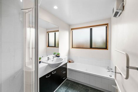 Photo of property in 140 Memorial Avenue, Burnside, Christchurch, 8053