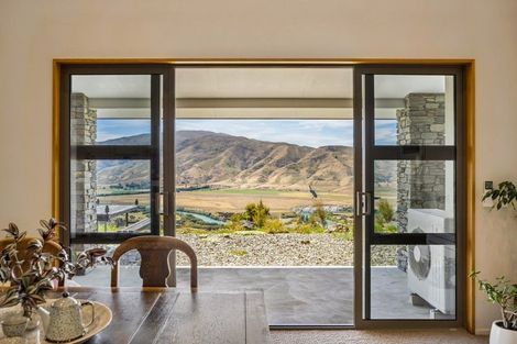 Photo of property in 51 Westreca Ridge Lane, Queensberry, Cromwell, 9383