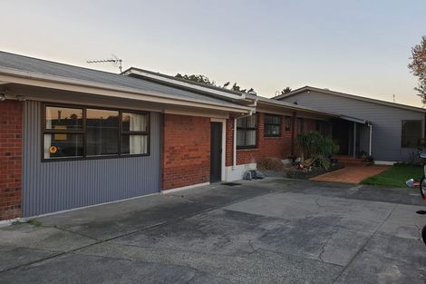 Photo of property in 12 Buckingham Crescent, Manukau, Auckland, 2025