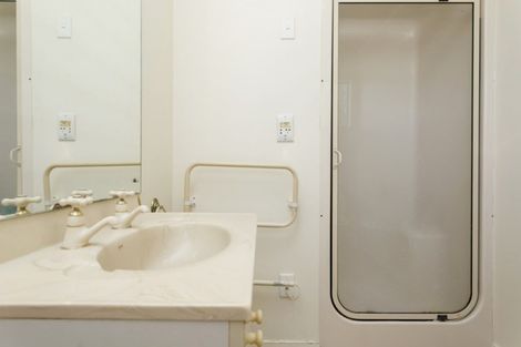 Photo of property in 4 Newberry Place, Richmond Heights, Taupo, 3330