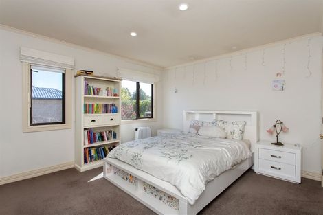 Photo of property in 39 Garreg Road, Fendalton, Christchurch, 8052