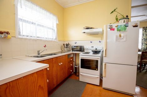 Photo of property in 18 Canal West Road, Waitakaruru, Thames, 3576