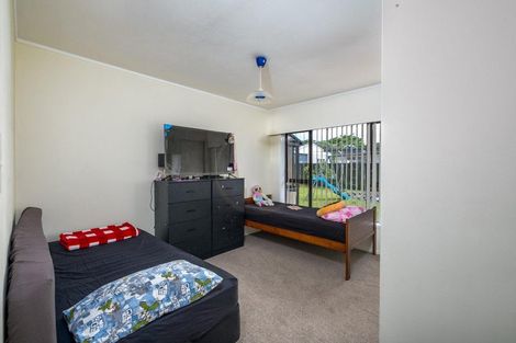 Photo of property in 3 Zenith Place, Conifer Grove, Takanini, 2112