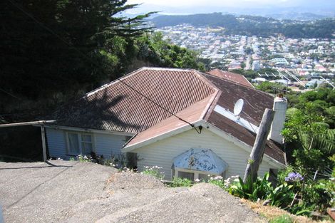 Photo of property in 165 The Ridgeway, Mornington, Wellington, 6021