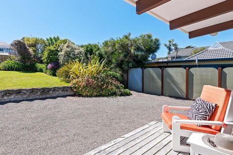 Photo of property in 175 Tutere Street, Waikanae Beach, Waikanae, 5036