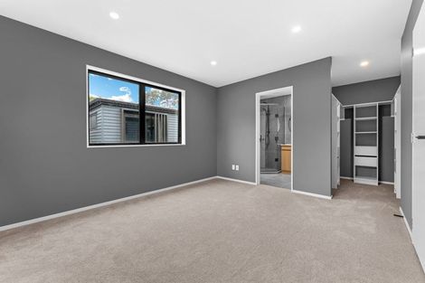 Photo of property in 2 Kama Place, Sunnynook, Auckland, 0620
