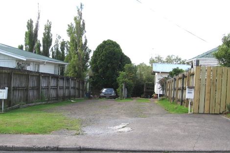 Photo of property in 28 Neil Avenue, Te Atatu Peninsula, Auckland, 0610