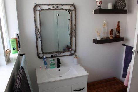 Photo of property in 9 Whaka Street, Maungaturoto, 0520