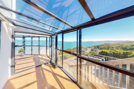 Photo of property in 24 Bennett Grove, Newlands, Wellington, 6037