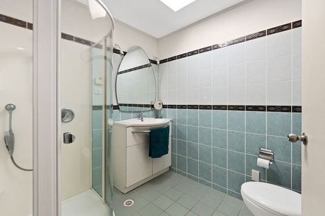 Photo of property in 92 Island Bay Road, Beach Haven, Auckland, 0626