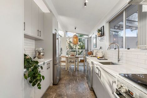 Photo of property in 24 Mandarin Place, Half Moon Bay, Auckland, 2012