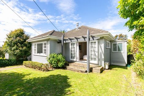 Photo of property in 29 Ngatitoa Street, Tawa, Wellington, 5028