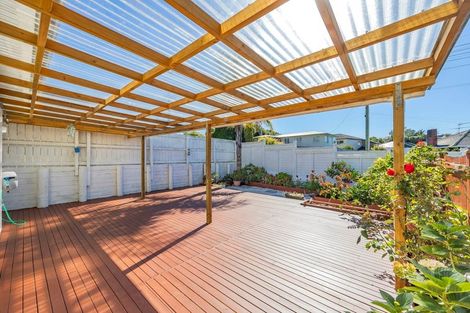 Photo of property in 6 Meadowvale Avenue, Forrest Hill, Auckland, 0620