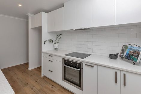 Photo of property in 13 Olney Court, One Tree Point, 0118