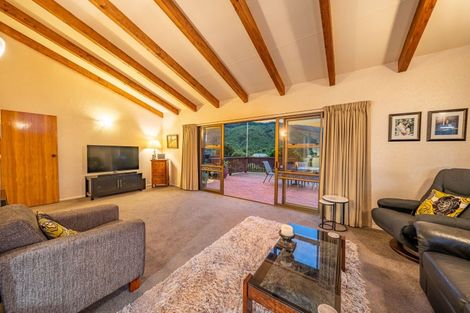 Photo of property in 31 Amber Grove, Birchville, Upper Hutt, 5018