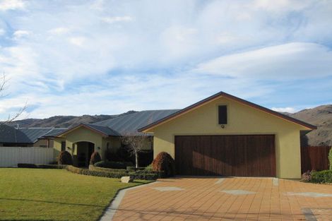 Photo of property in 14 Matthews Crescent, Cromwell, 9310