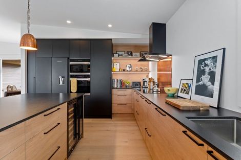 Photo of property in 37a Parr Terrace, Castor Bay, Auckland, 0620