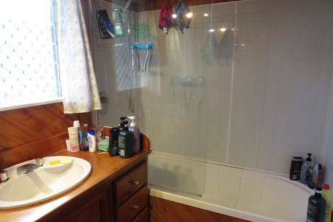 Photo of property in 1/20 Bridge Avenue, Te Atatu South, Auckland, 0610