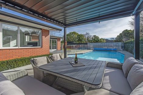 Photo of property in 25 Roydvale Avenue, Burnside, Christchurch, 8042