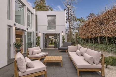 Photo of property in 100 Glandovey Road, Fendalton, Christchurch, 8052