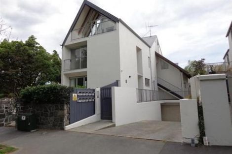 Photo of property in 4/32 Cranmer Square, Christchurch Central, Christchurch, 8013