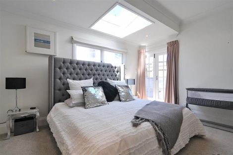 Photo of property in 25 Seatoun Heights Road, Miramar, Wellington, 6022