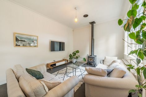 Photo of property in 1 Heath Grove, Waiwhetu, Lower Hutt, 5010