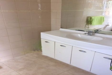 Photo of property in 1 Altair Place, Windsor Park, Auckland, 0632