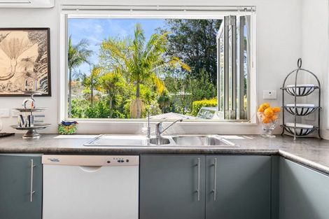 Photo of property in 12 Linwood Avenue, Forrest Hill, Auckland, 0620