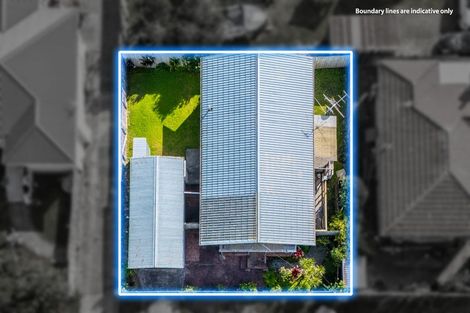 Photo of property in 1b Bamboo Grove, Kelston, Auckland, 0602