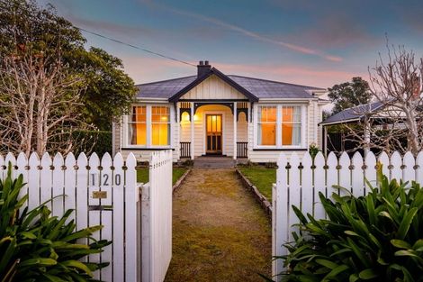 Photo of property in 120 Manawapou Road, Hawera, 4610