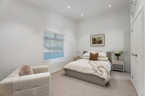 Photo of property in 64 Otitori Bay Road, Titirangi, Auckland, 0604