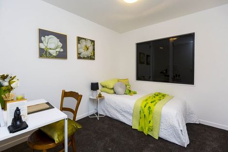 Photo of property in 1 Garrett Place, Riverstone Terraces, Upper Hutt, 5018